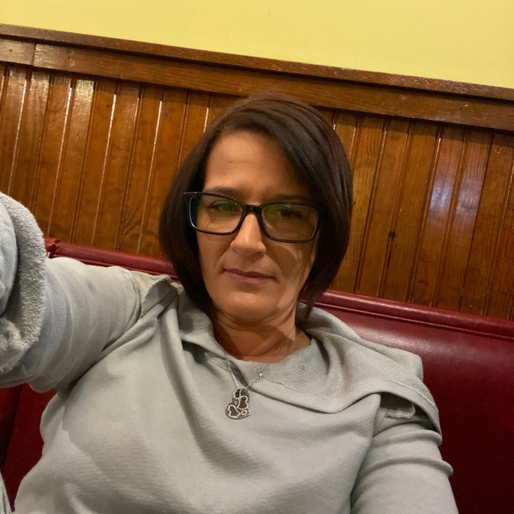 Meet your Posher, Dina